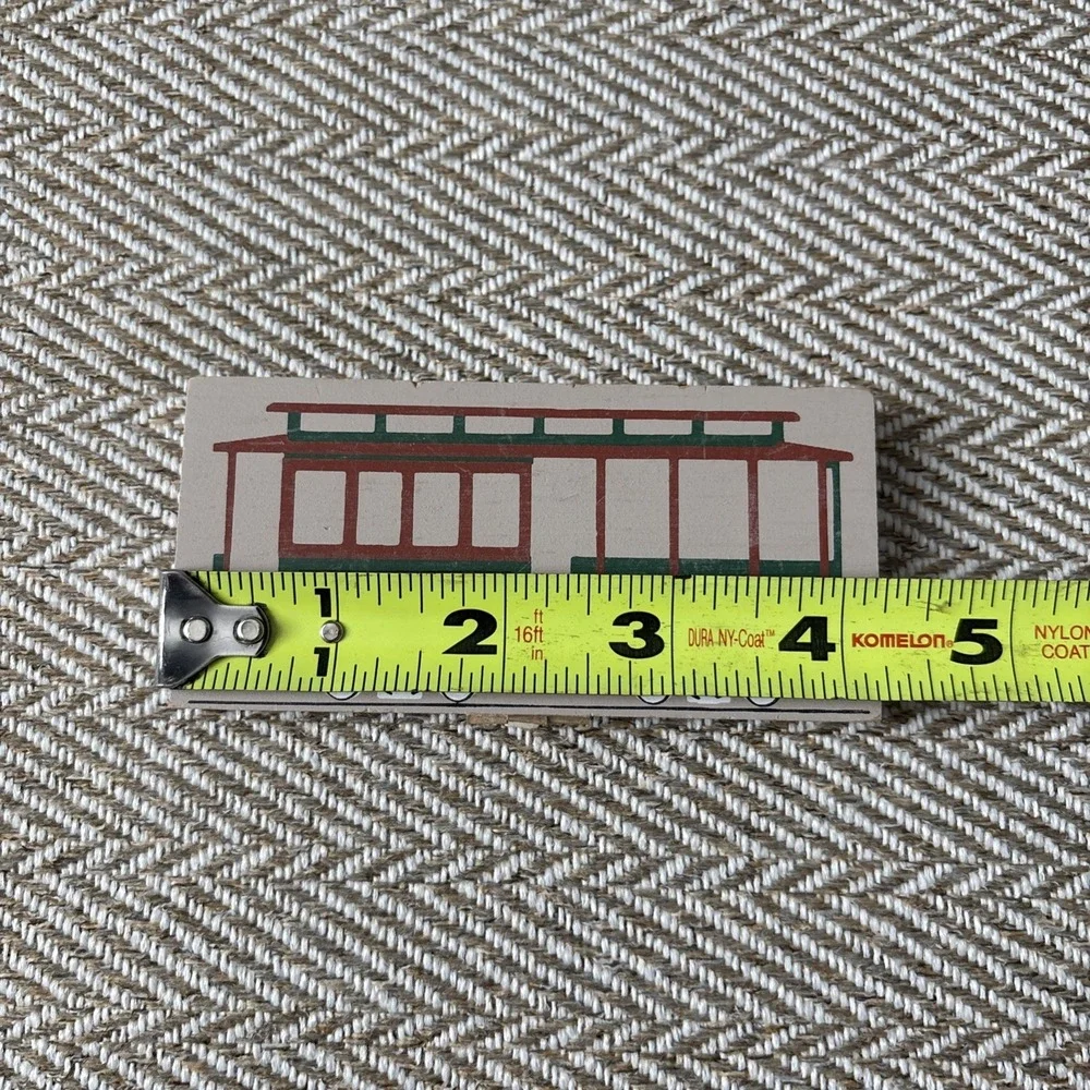 The Cats Meow Village‎ Passenger Train Car No 14 Accessory Shelf Sitter